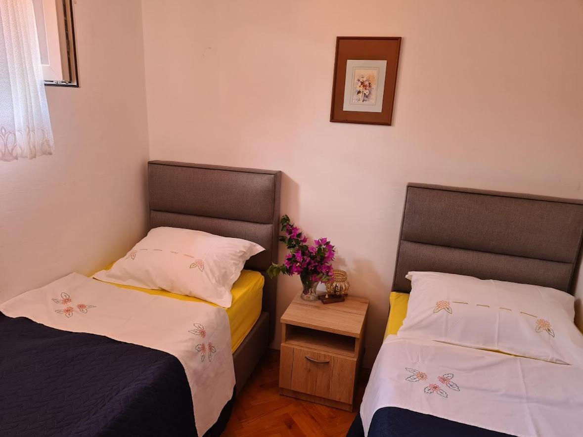 Apartment Bakarić Veli Losinj Bagian luar foto